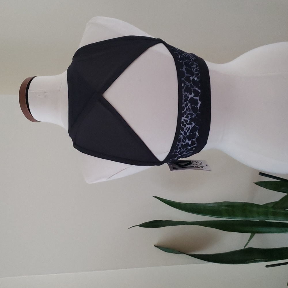KI PRO NYC  NWT B & W Animal Print Sports Bra - M